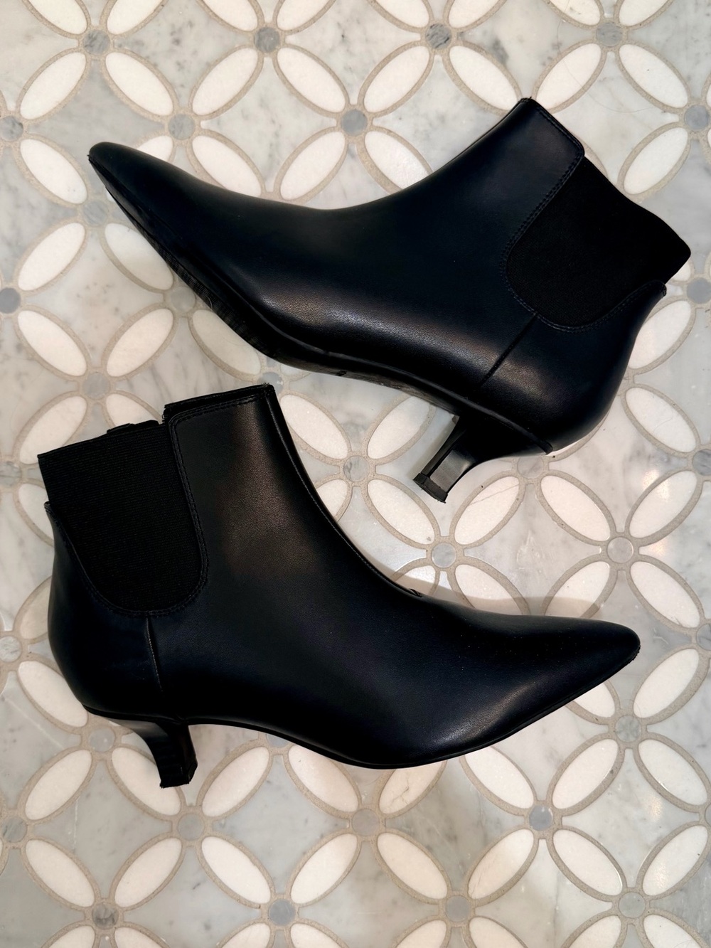 Sold Clarks Linvale Sea Black Leather Pointed Toe Kitten Heel Ankle Boots 11 - Picture 3 of 10